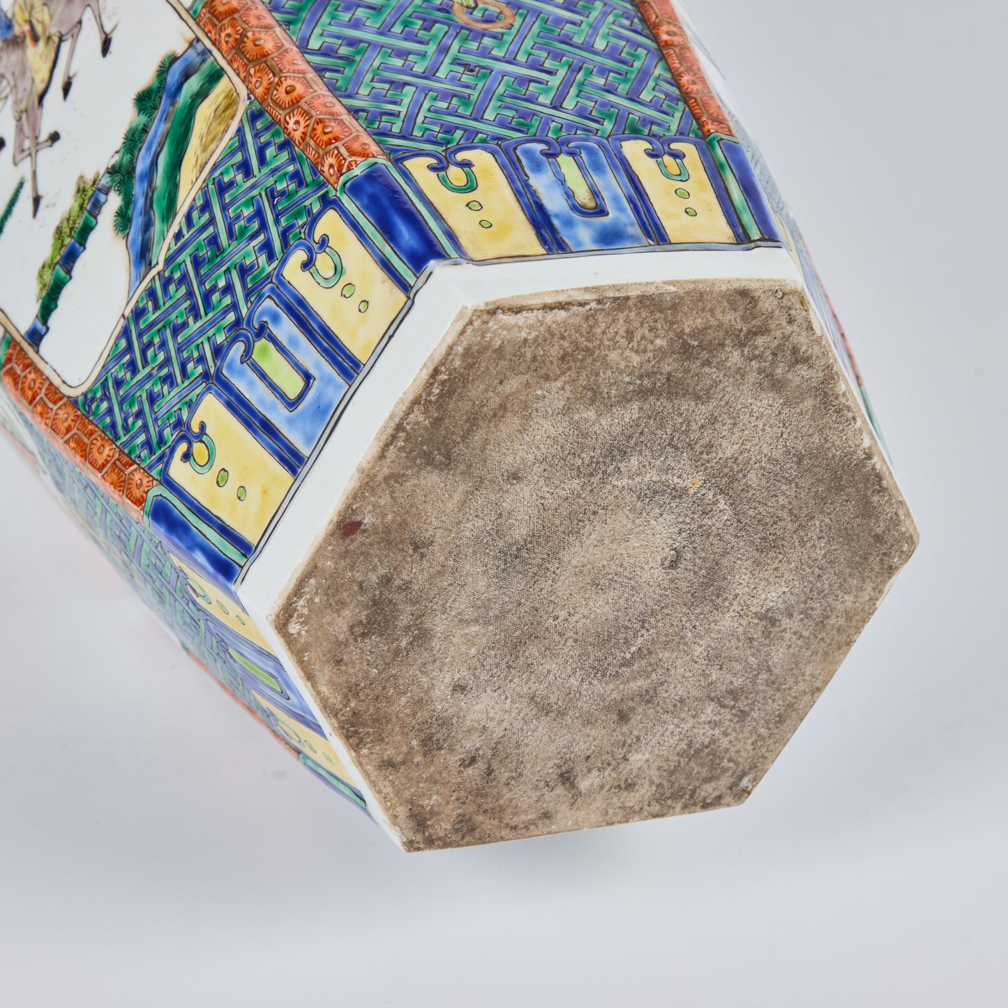 Pair of Six-Sided Covered Porcelain Vases with Traditional Figures and Floral Motifs – Republic Period