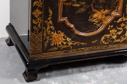 Striking, Italian, Chinoiserie Cabinet