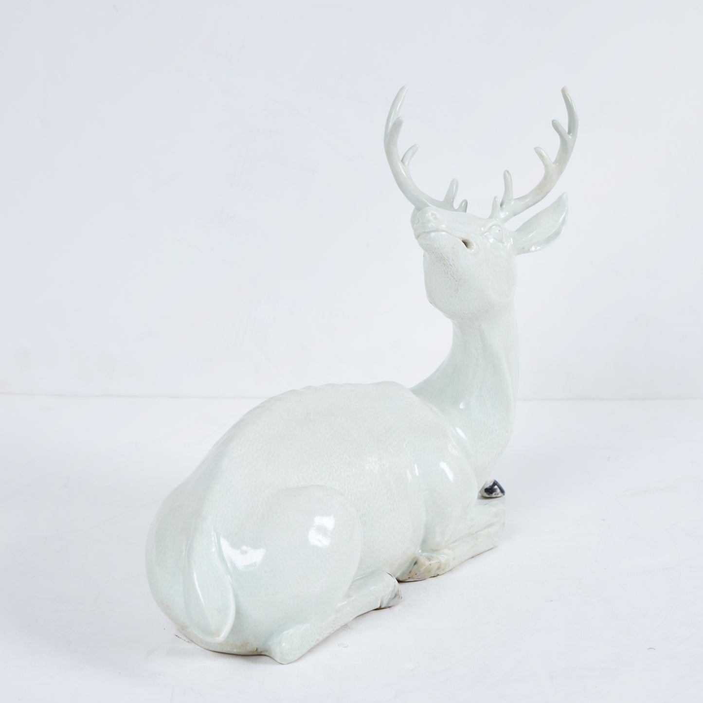 Blanc de Chine Deer