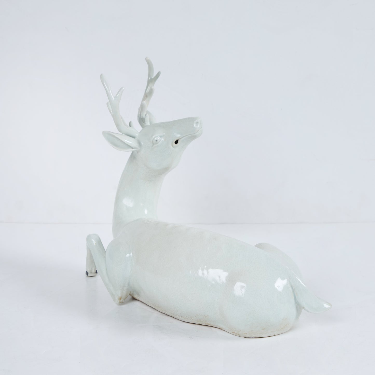 Blanc de Chine Deer