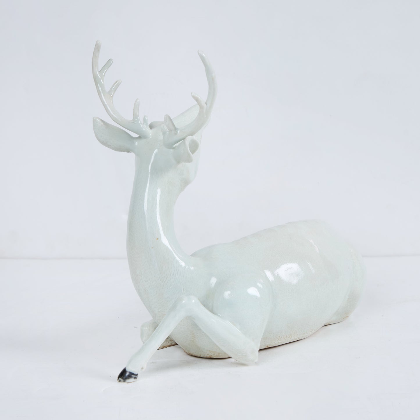 Blanc de Chine Deer